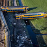 Ένας νεκρός και δεκάδες τραυματίες σε σιδηροδρομικό δυστύχημα στην Ολλανδία