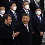 Στο Πεκίνο ο Μακρόν: «Υπολογίζω στην Κίνα για την επιστροφή της Ρωσίας στη λογική»