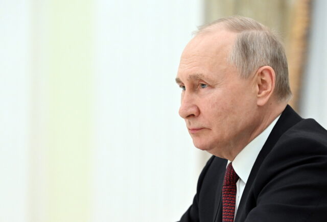 Ο Πούτιν εξήρε και πάλι τις ειρηνευτικές προτάσεις του Πεκίνου για την Ουκρανία πριν αναχωρήσει για την Κίνα