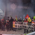 Παρίσι: Διαδηλωτές εισέβαλαν σε κτίριο του χρηματιστηρίου [ΒΙΝΤΕΟ]