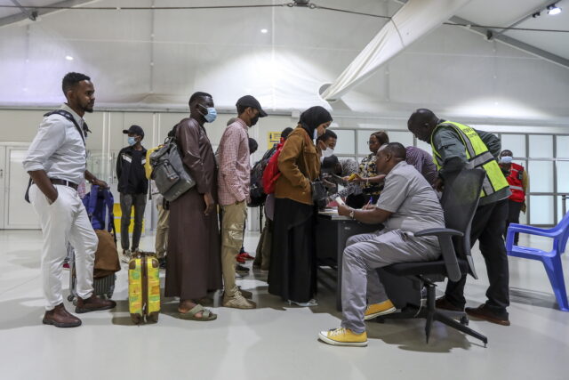 Σουδάν: Παραστρατιωτικοί έπληξαν τουρκικό αεροσκάφος που θα απομάκρυνε πολίτες