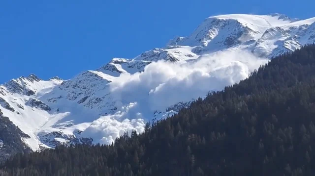 Γαλλία: Έξι νεκροί από χιονοστιβάδα στις Άλπεις	[ΒΙΝΤΕΟ]