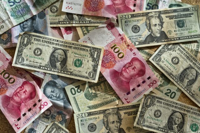 Σε γιούαν και όχι σε δολάρια θα πληρώνει πλέον η Αργεντινή τις εισαγωγές της από την Κίνα
