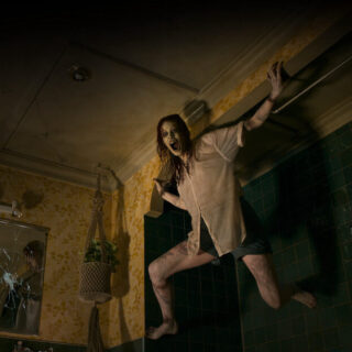 Πώς ο σκηνοθέτης του Evil Dead Rise, Λι Κρόνιν, πάντρεψε την εικόνα της μητρότητας με τον αγνό τρόμο