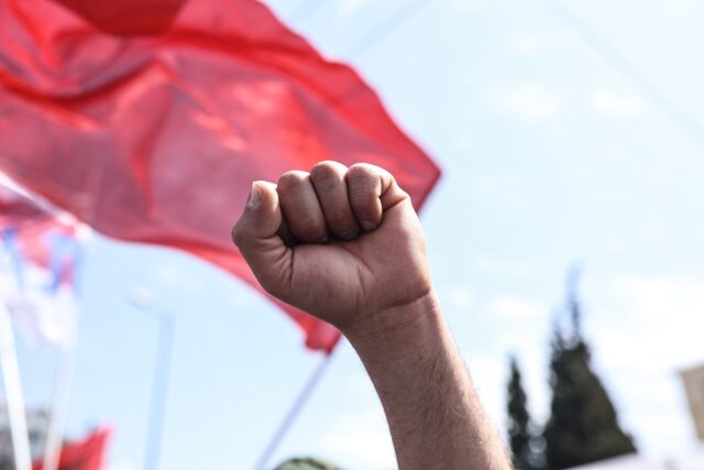 ΠΑΜΕ: Κάλεσμα σε απεργία ενάντια στο εργασιακό νομοσχέδιο