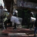 Επεισόδια έξω από την ΑΣΟΕΕ – Κλειστή η Πατησίων