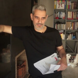 Ως γκέι μπαμπάς, ο Μάριος Σέργιος Ηλιάκης μεγαλώνει την δική του πολύχρωμη οικογένεια