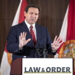 Η Disney κλιμακώνει τη σύγκρουση με τον κυβερνήτη της Φλόριντα – Πάγωσε επένδυση 1 δισεκ. δολαρίων