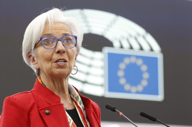 Σε νέα αύξηση των επιτοκίων της κατά 0,25% προχώρησε η ΕΚΤ