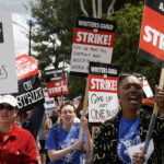 Saturday Night Live: Ακυρώθηκε το επερχόμενο επεισόδιο με τον Πιτ Ντέιβιντσον, λόγω της απεργίας των σεναριογράφων