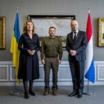 Στη Χάγη ο Ζελένσκι για να συναντηθεί με αξιωματούχους του ΔΠΔ