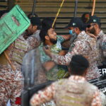 Πακιστάν: Στους δρόμους ο στρατός – Συνελήφθησαν ηγετικά στελέχη του κόμματος του Ίμραν Χα