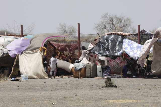 Πόλεμος στο Σουδάν: Βομβαρδισμοί σε καταυλισμό εκτοπισμένων στο Νταρφούρ