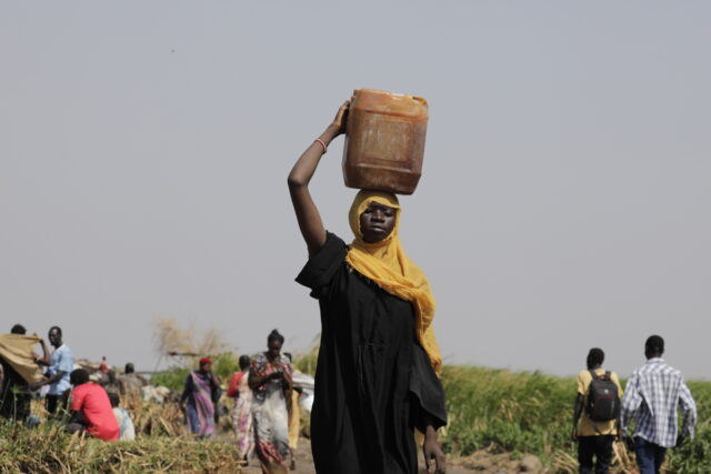 Σουδάν: Σχεδόν 8 εκατομμύρια άνθρωποι έχουν εκτοπιστεί λόγω του πολέμου