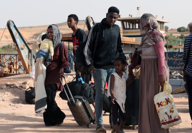 Ξεπέρασαν το 1 εκατομμύριο οι εκτοπισμένοι λόγω του πολέμου στο Σουδάν
