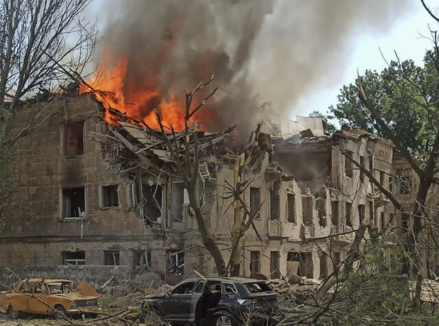 Ουκρανία: Ένας νεκρός και 15 τραυματίες από πυραυλικό πλήγμα των ρωσικών δυνάμεων σε κλινική