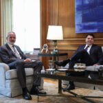 Συνάντηση του υπηρεσιακού πρωθυπουργού με τον πρέσβη των ΗΠΑ