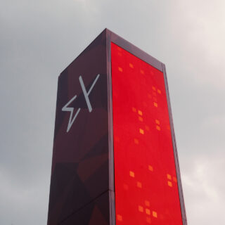 20 Στιγμιότυπα από τα Εκλογικά Περίπτερα τη Βραδιά των Εκλογών