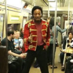 Για ανθρωποκτονία κατηγορείται πρώην πεζοναύτης που σκότωσε με κεφαλοκλείδωμα άστεγο Αφροαμερικανό στο μετρό της Νέας Υόρκης