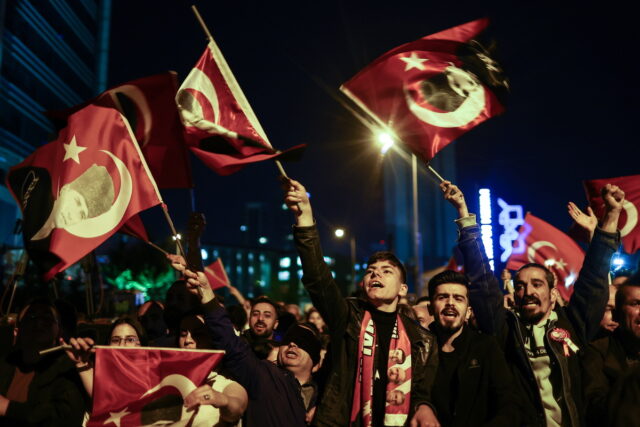 Κάτω από το 50% το ποσοστό Ερντογάν με σχεδόν το 90% των ψήφων καταμετρημένο