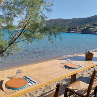 Αν πας στη Σίφνο, θα ζήσεις μια εμπειρία για όλες τις αισθήσεις στον Πλατύ Γιαλό και το Κάτω Πετάλι