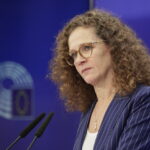 Στο στόχαστρο της εισηγήτριας της PEGA ο Ισίδωρος Ντογιάκος: «Είναι ο ίδιος Ντογιάκος που προσπάθησε να παρεμποδίσει την έρευνα για το Predator»