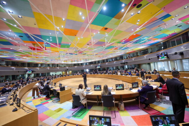 Σύνοδος Κορυφής ΕΕ: Στις Βρυξέλλες οι πολιτικοί αρχηγοί των «27»