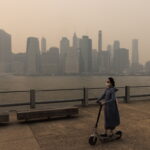 Ο Καναδάς καίγεται από τις πυρκαγιές και οι ΗΠΑ πνίγονται από τους καπνούς [ΒΙΝΤΕΟ]