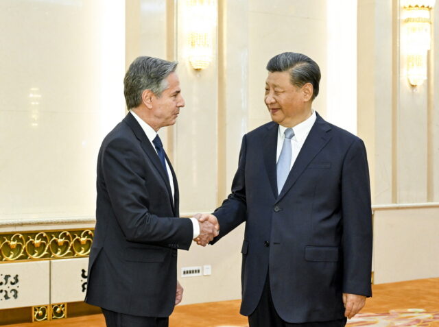Ο Αμερικανός ΥΠΕΞ Μπλίνκεν συναντήθηκε με τον Κινέζο ηγέτη Σι Τζινπίνγκ