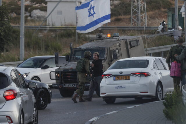 Συλλήψεις στη Δυτική Όχθη μετά τη χθεσινή επίθεση που κόστισε τη ζωή σε τέσσερις Ισραηλινούς