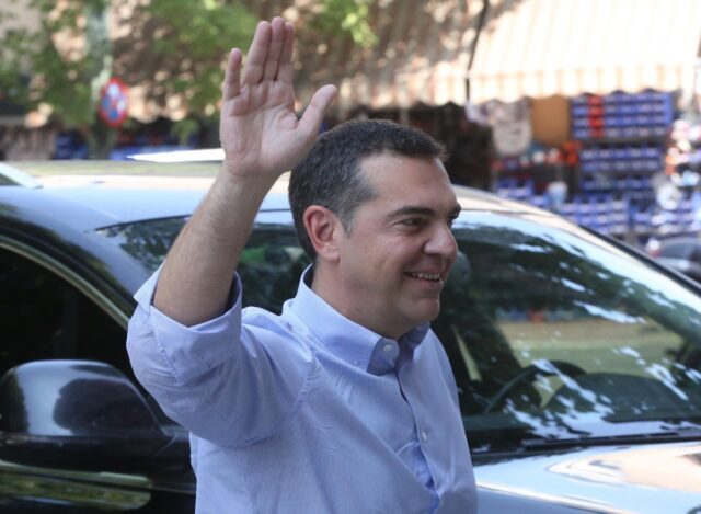 Την παραίτησή του από την ηγεσία του ΣΥΡΙΖΑ ανακοίνωσε ο Αλέξης Τσίπρας