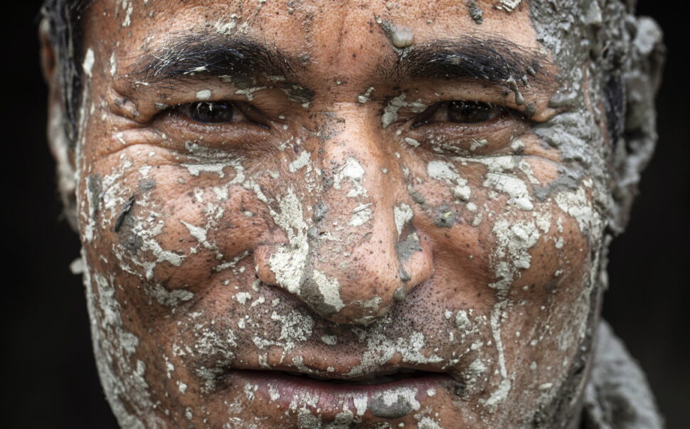 Στο Νεπάλ, η λάσπη είναι ευημερία