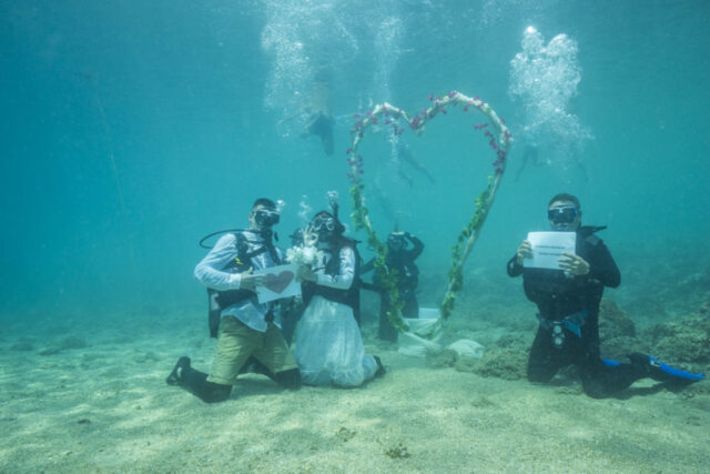 Στην Αλόννησο κάνουν πρωτότυπους, υποβρύχιους γάμους