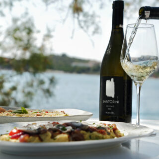 Όταν το πιο εμβληματικό Ασύρτικο βρίσκει το ιδανικό του ταίρι