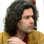 Στις 29 Ιουνίου του 2002 συλλαμβάνεται ο Σάββας Ξηρός έπειτα από έκρηξη στον Πειραιά