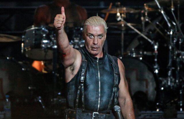 Ο τραγουδιστής των Rammstein, Till Lindemann κατηγορείται για σεξουαλικές επιθέσεις