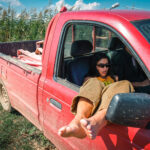 Η Μαρίνα Σάττι… υψώνει Flabouro: Ένα μικρομηκάδικο μουσικό ντοκιμαντέρ-οδοιπορικό στο χωριό των Σερρών