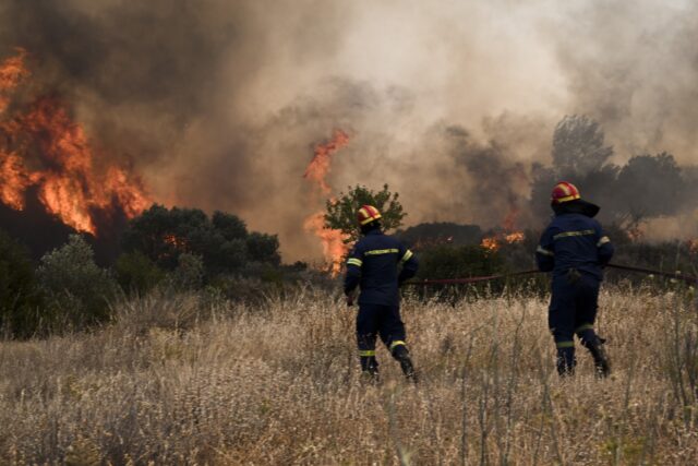 Πυρκαγιά στο Κορωπί: Μήνυμα από το 112 – Εκκενώνεται η περιοχή Λαμπρικά