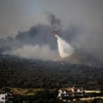 Ολονύκτια μάχη με τις φλόγες – Στο έλεος της φωτιάς Αττική, Κορινθία και Βοιωτία