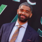 Ο Κίνγκσλεϊ Μπεν-Αντίρ μεταμορφώνεται σε Μπομπ Μάρλεϊ για το «Bob Marley: One Love» [TRAILER]