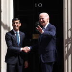 Σούνακ και Μπάιντεν συζήτησαν για την απόφαση των ΗΠΑ να στείλουν βόμβες διασποράς στην Ουκρανία