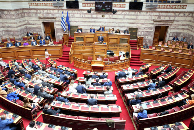 Σήμερα στην Ολομέλεια η ψήφιση του ν/σ για την ψήφο των Ελλήνων του εξωτερικού