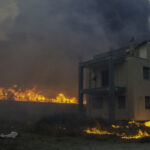 Σε ύφεση τα πύρινα μέτωπα στην Μαγνησία – Προβλήματα στην ηλεκτροδότηση και υδροδότηση