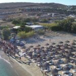 Νέα παρέμβαση πολιτών στην Πάρο για την επανοικειοποίηση «κατειλημμένης» παραλίας