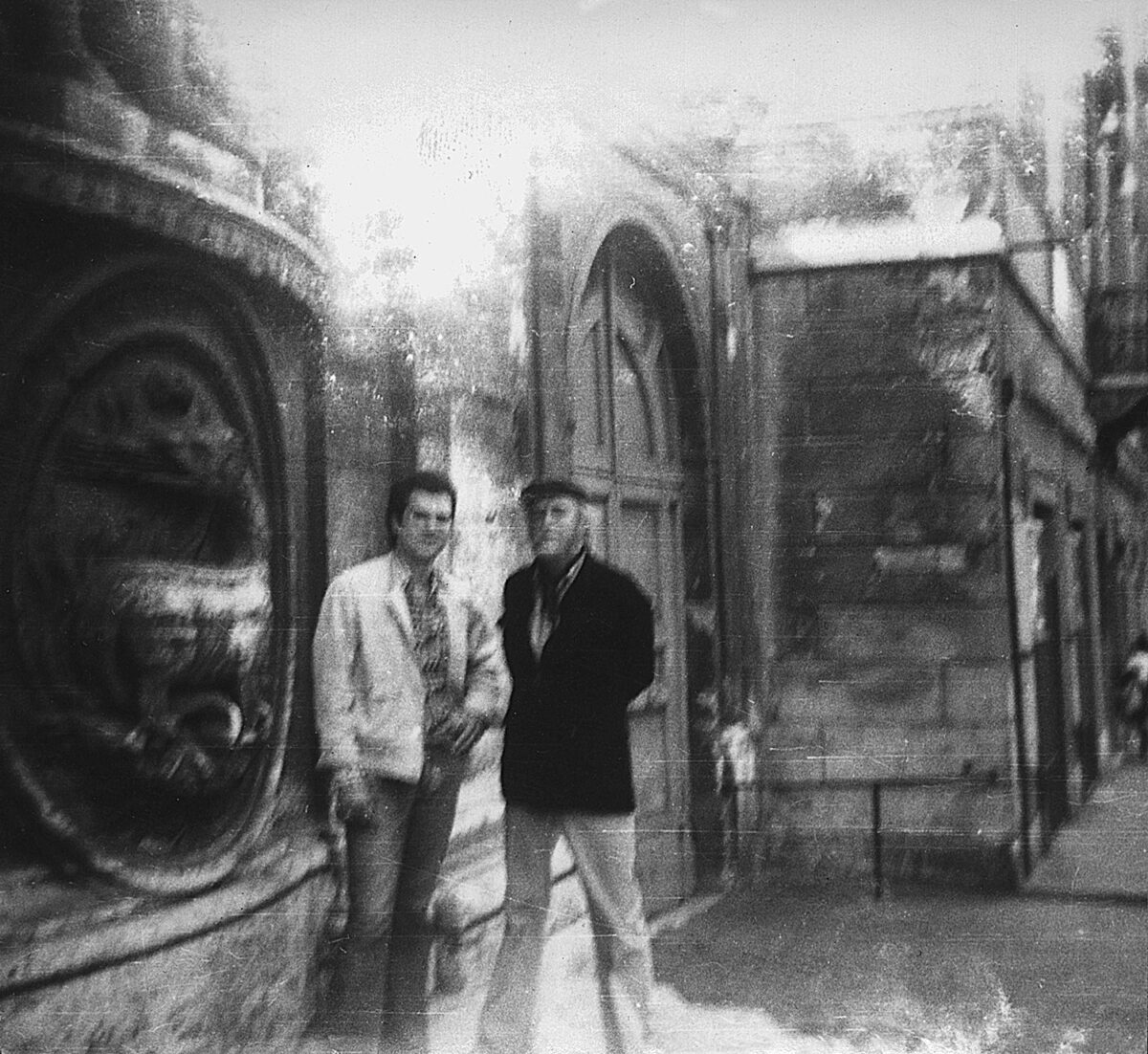 Χρονάς και Τσαρούχης στην Ρώμη, Άνοιξη του 1975. Η μοναδική κοινή φωτογραφία τους.
