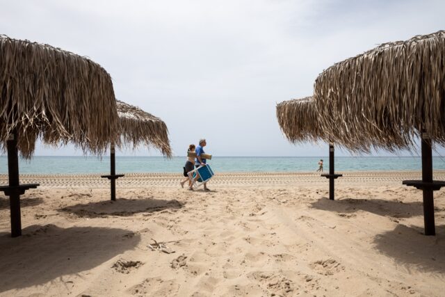 Καταγγελία μητέρας για beach bar στη Χαλκιδική
