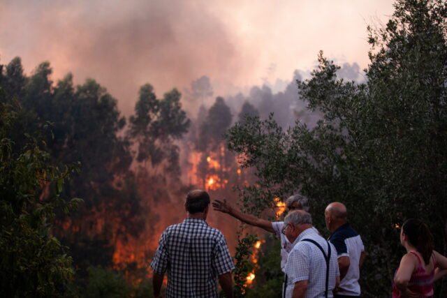 Ιβηρική Χερσόνησος: Κορύφωση του καύσωνα στην Ισπανία, δεκάδες χιλιάδες καμένα στρέμματα στην Πορτογαλία