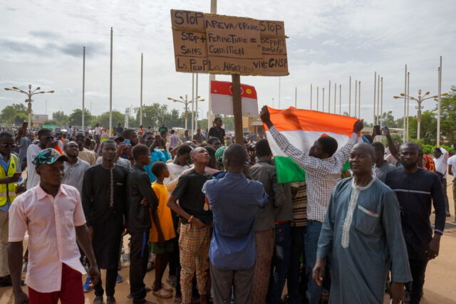 Πλήρης στήριξη της Γαλλίας στην ECOWAS όσον αφορά τη στρατιωτική επιλογή για τον Νίγηρα