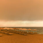 Παραδομένη στην πύρινη λαίλαπα η χώρα