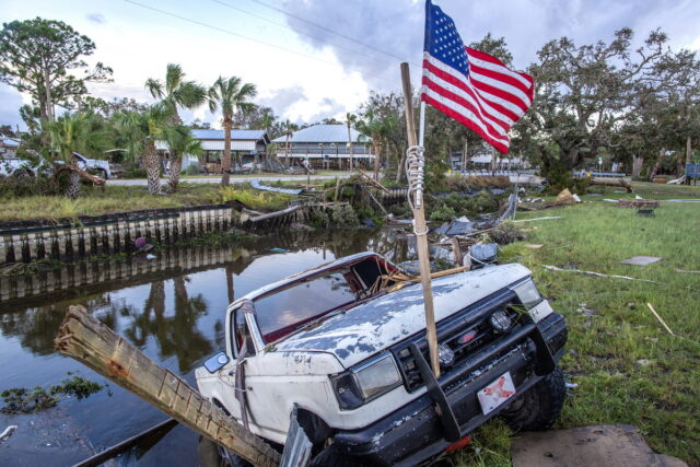 ΗΠΑ: Ο τυφώνας Ιντάλια συνεχίζει την καταστροφική του πορεία, ενώ η Φλόριντα μετρά τις ζημιές της